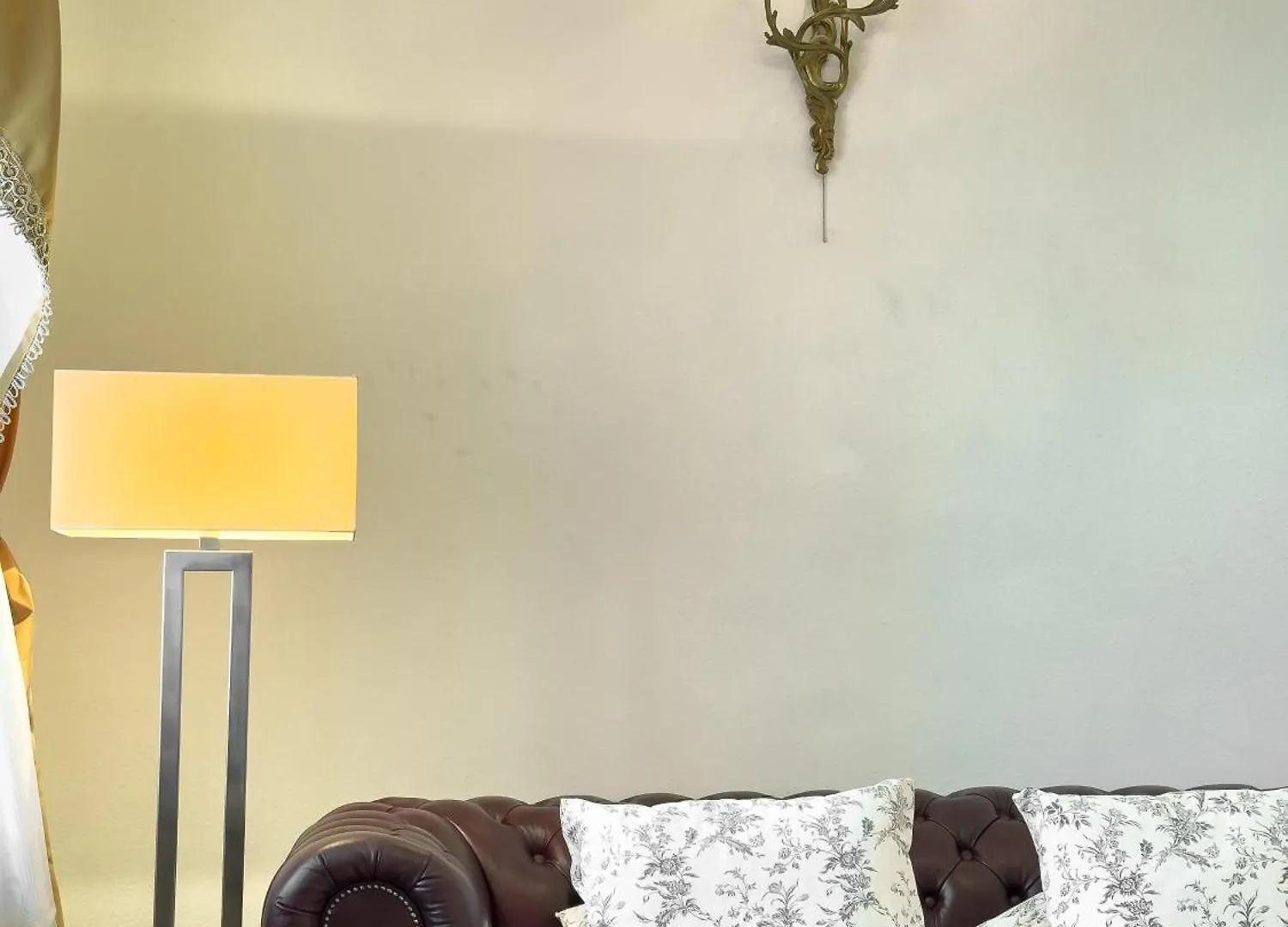 Budapest Opera Studio Apartment